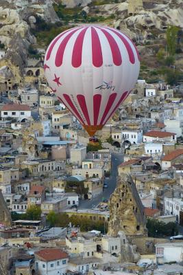 Download Red and White Hot Air Balloon Over the City: Blank 150 Page Lined Journal for Your Thoughts, Ideas, and Inspiration -  | ePub